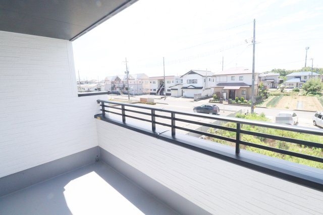郡山市富田町字前川原　　　２号棟　　　富田小学校、富田中学区のバルコニー