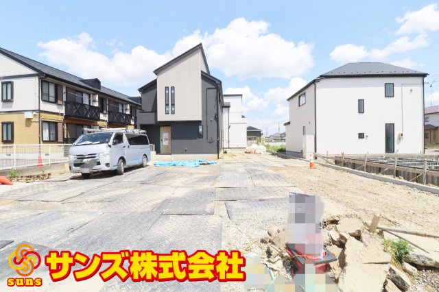 郡山市富田町字前川原　　　２号棟　　　富田小学校、富田中学区の外観|南西側から見た駐車場を含む外観♪