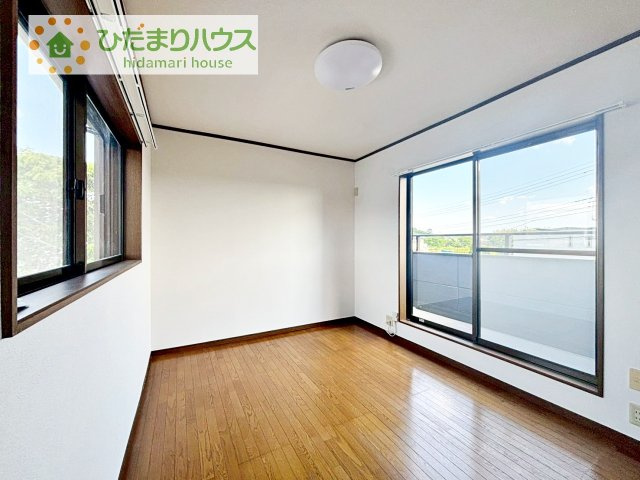 【寝室】 | 下妻市江　中古戸建 | バルコニーに面している洋室は、主寝室にどうぞ(^^)/