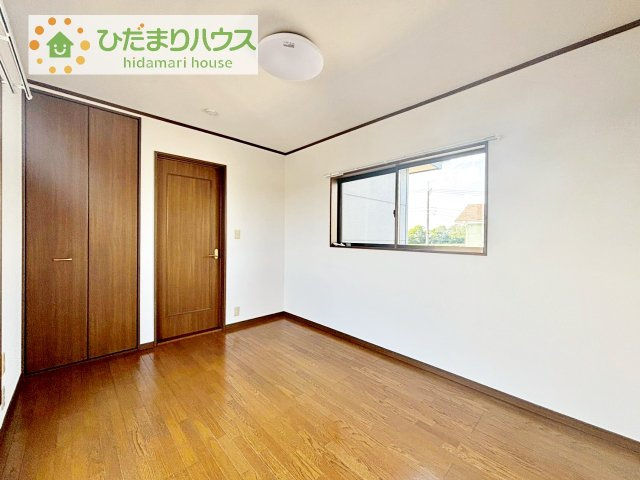 【寝室】 | 下妻市江　中古戸建 | ゆとりのある主寝室！ご家族全員で寝れちゃいます♪