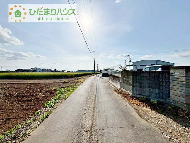 【前面道路含む現地写真】 | 下妻市江　中古戸建 | たっぷりの陽光と心地よい風が舞い込む住まい♪