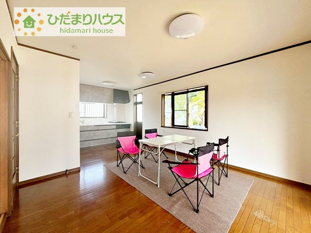 【居間・リビング】 | 下妻市江　中古戸建 | 早くお仕事終わらせて、家に帰りたくなるようなリビングです(^^♪
