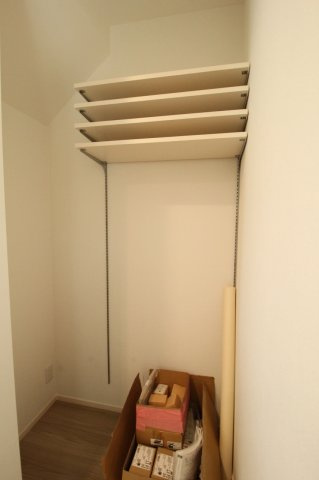 南国市大そねⅥ　5号棟　新築戸建（全5区画）の収納|パントリー
