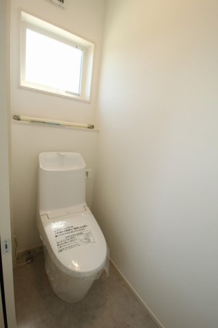 南国市大そねⅥ　5号棟　新築戸建（全5区画）のトイレ|2Ｆ　