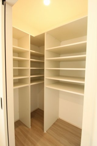 南国市大そねⅥ　5号棟　新築戸建（全5区画）の収納|ファミリークローゼット