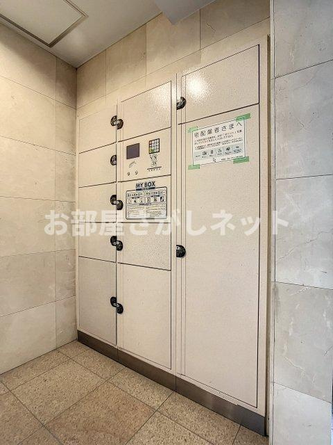ラグジュアリーアパートメント三田慶大前【おとり物件なし】#学生・社会人にオススメ！のその他共用部分|宅配BOX