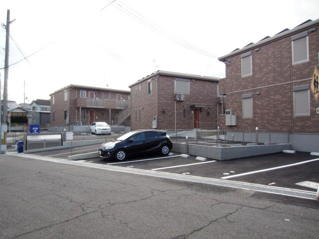 【駐車場】