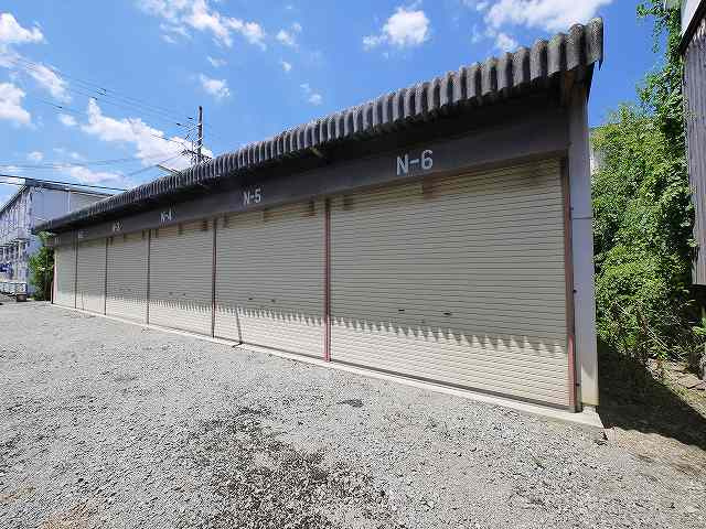 コスモス産業山添シャッター付きガレージ