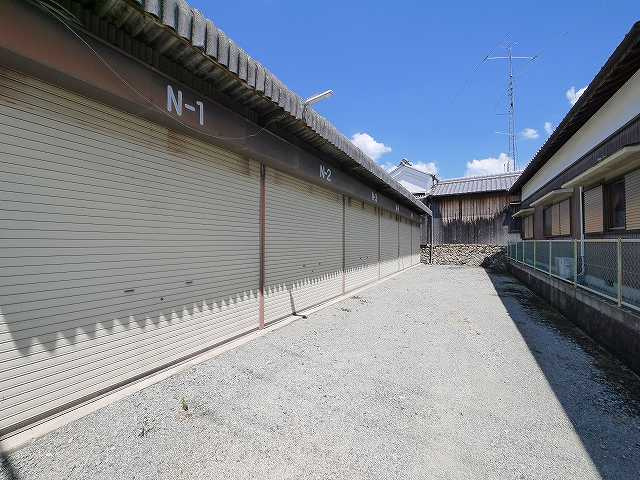 コスモス産業山添シャッター付きガレージ