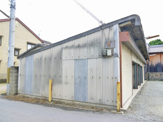 コスモス産業山添シャッター付きガレージ