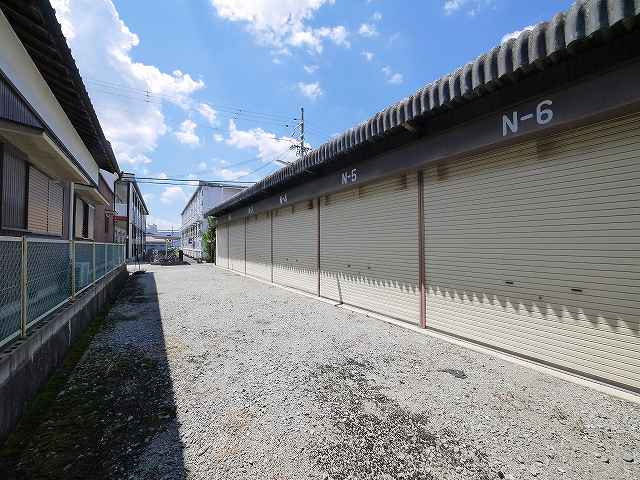 コスモス産業山添シャッター付きガレージ