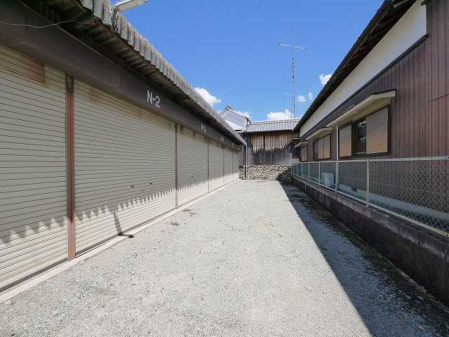コスモス産業山添シャッター付きガレージ