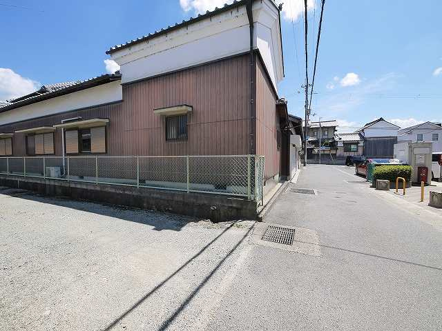 コスモス産業山添シャッター付きガレージ