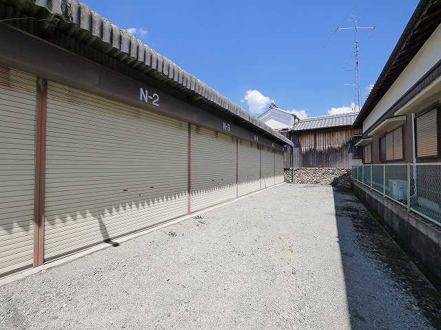 コスモス産業山添シャッター付きガレージ