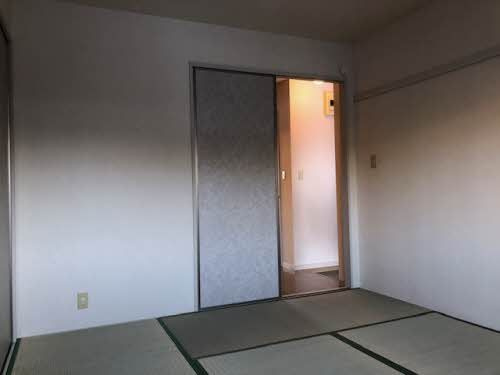 バローダＭの内装