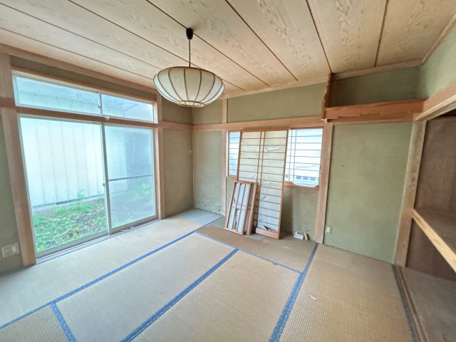 南相馬市原町区栄町 中古住宅3LDK 陽当たり良好！不動産プラスの和室|1階和室の写真です。ハウスクリーニングを行います。南面に面しているので晴れの日は畳の部屋でゴロゴロするのが気持ちいですよね。