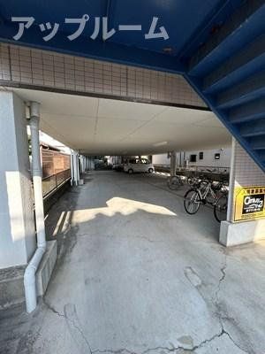 プチメゾンの駐車場