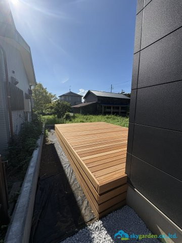 寒川町田端　新築戸建　全１棟の庭|ウッドデッキ付きかなりの広さあります。