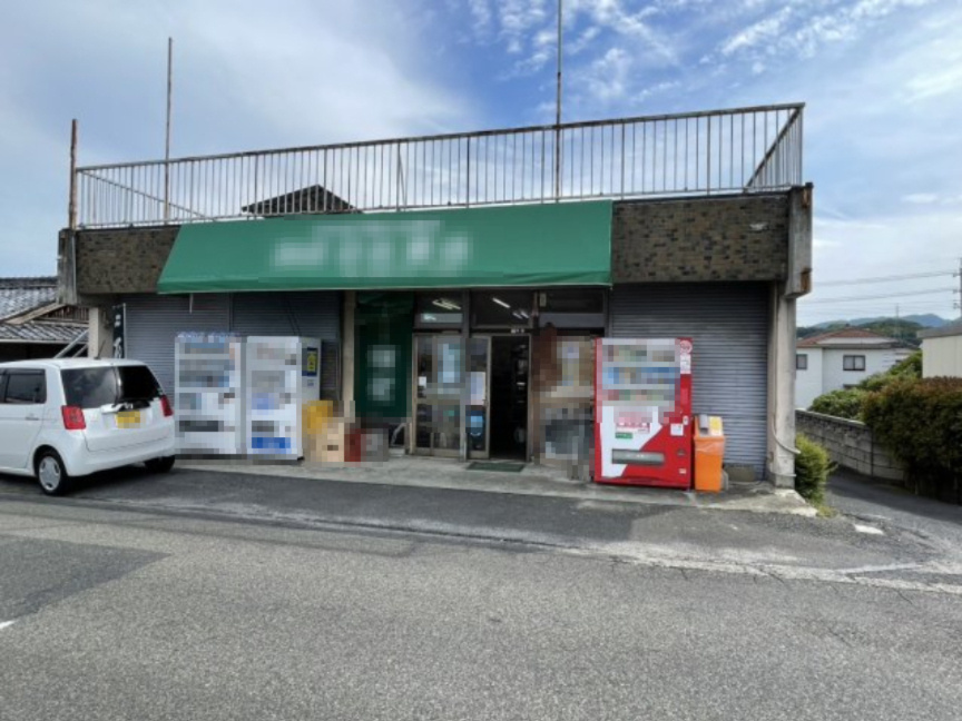 中古戸建　岩国市門前町3丁目（建物４棟）の外観|店舗・住居　１LDK＋２F店舗・１Fも店舗として利用可能　鉄筋コンクリート・鉄骨・木造2階建　189