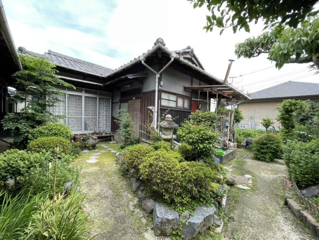 中古戸建　岩国市門前町3丁目（建物４棟）の外観|旧宅　２DK　平家木造瓦葺平屋建　84.59㎡