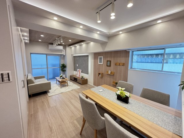 ジョイフル門前仲町第1　２階　角部屋　リフォーム済の居間・リビング