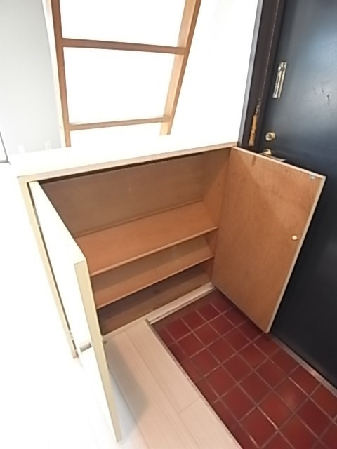 パレス甲東園の収納