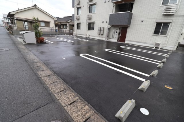 【駐車場】