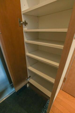 スカイコート駒沢大学の玄関