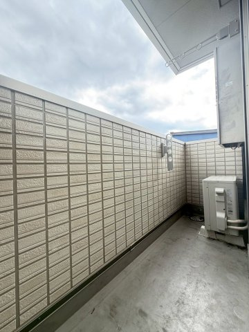 アロッジオヒカリ大手町のバルコニー