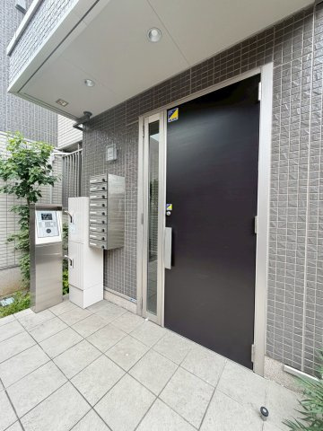 アロッジオヒカリ大手町のエントランス