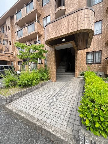 コンフォール広田のエントランス