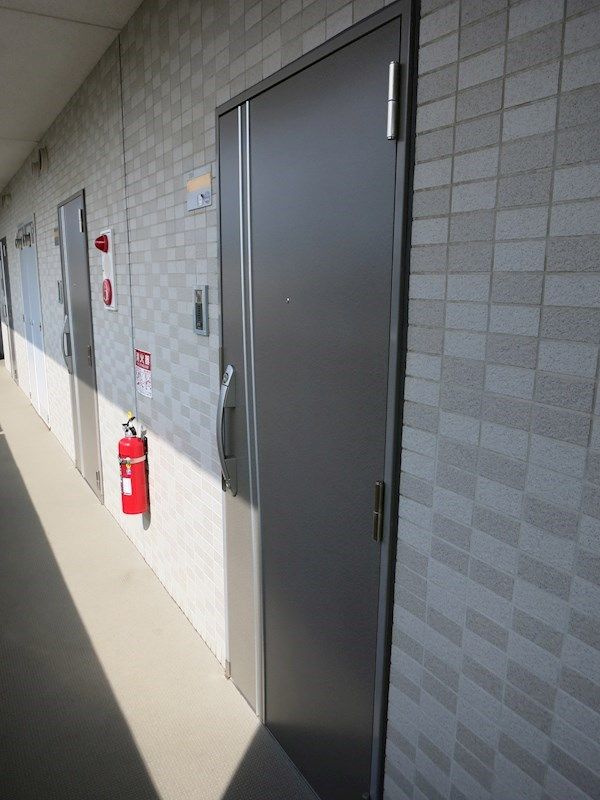 Fコスモ新検見川の玄関