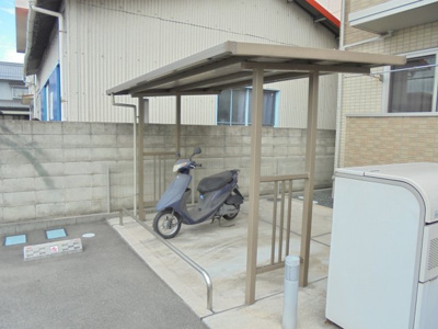 【その他共用部分】 | グラシアスⅢ | 屋根付き駐輪場