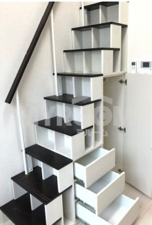 ハーモニーテラス中井の収納|収納階段