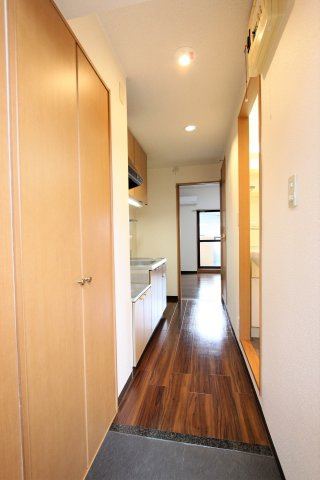 ラフィネコウテンの玄関|参考写真です。現況優先。