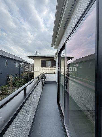 【バルコニー】 | 続きバルコニーなので、洗濯動線も楽々ですよ♪