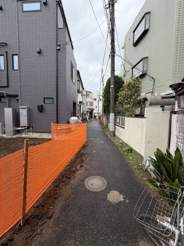 文京区本駒込３丁目売地の前面道路含む現地写真