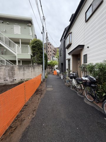 文京区本駒込３丁目売地の前面道路含む現地写真