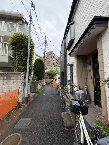文京区本駒込３丁目売地の前面道路含む現地写真