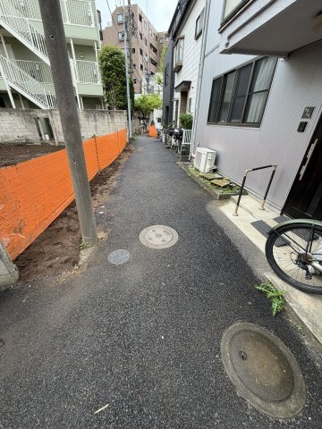 文京区本駒込３丁目売地の前面道路含む現地写真