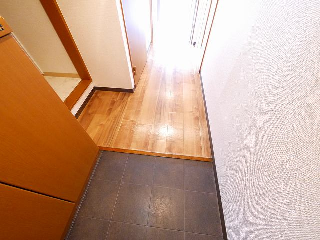 リジェール菅原の玄関|収納もある玄関です