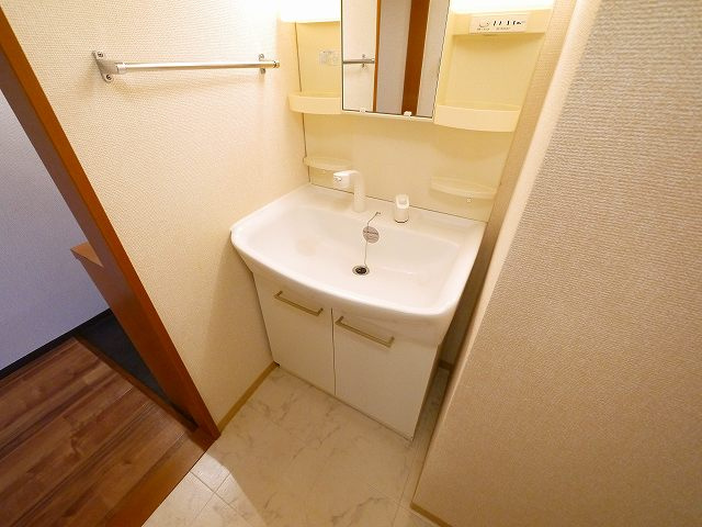 リジェール菅原の独立洗面台|使いやすい独立洗面台です