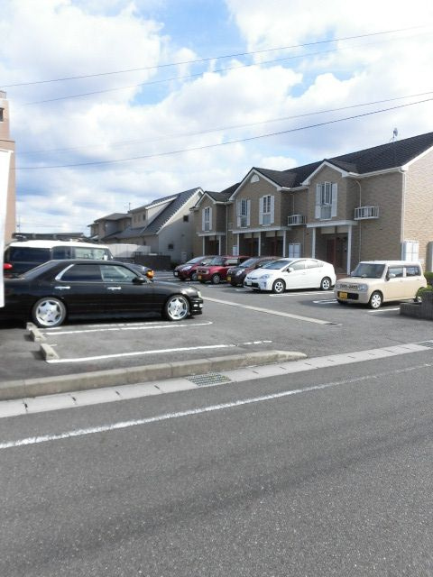 レスポアール・ドゥーの駐車場