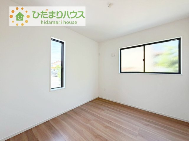 【洋室】 | 土浦市板谷6期　新築戸建 | 机にベットを置けば子供部屋の完成です！