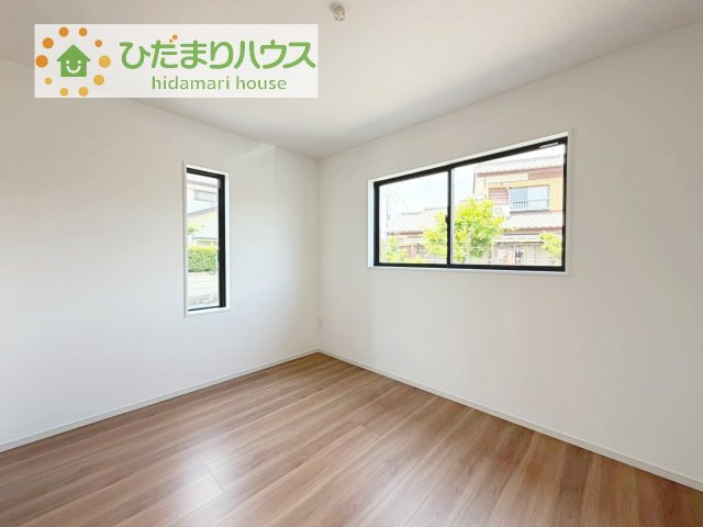 【洋室】 | 土浦市板谷6期　新築戸建 | 窓が多く、明るい空間を演出してくれます(*^^*)