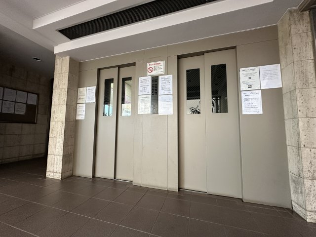 レクセル保土ヶ谷のその他共用部分|朝の忙しい時間に特に嬉しいエレベーターを2基完備。