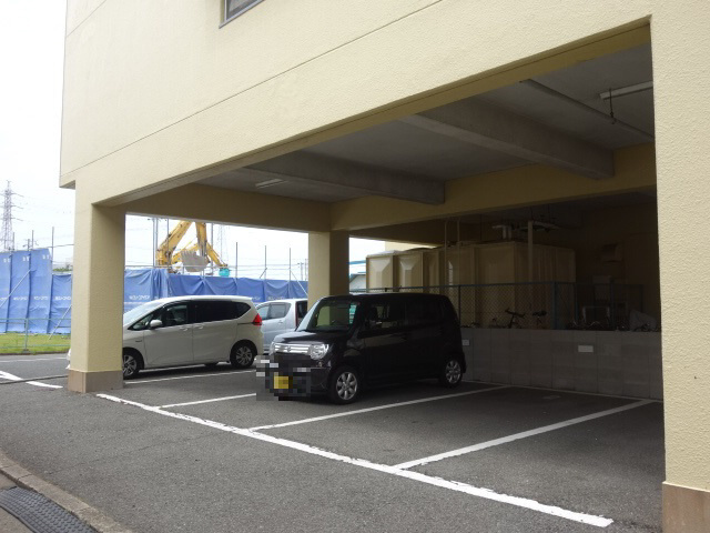YKハイツ宮の上の駐車場