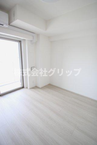 プレール・ドゥーク横濱子安の洋室