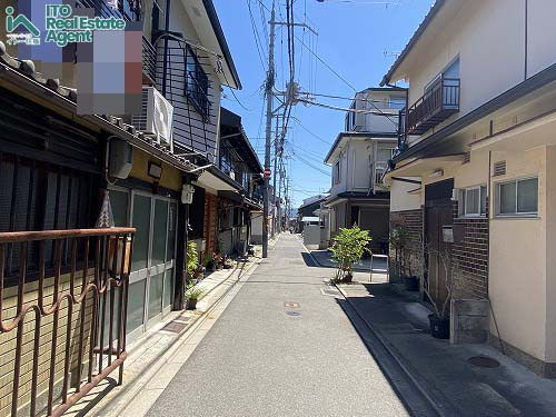 紫野中柏野町 建築条件無し 土地の前面道路含む現地写真