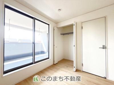 【収納】 | 下妻市二本紀第2　1号棟 | 同社施工物件写真。※建具やフローリング、その他仕様が異なる場合がございます。